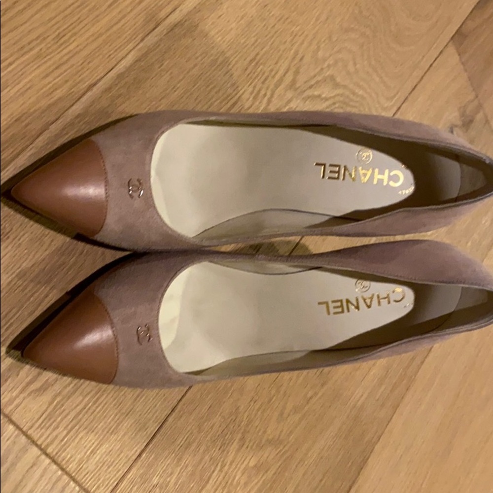 Nude Chanel platform pump size 41.5 worn once